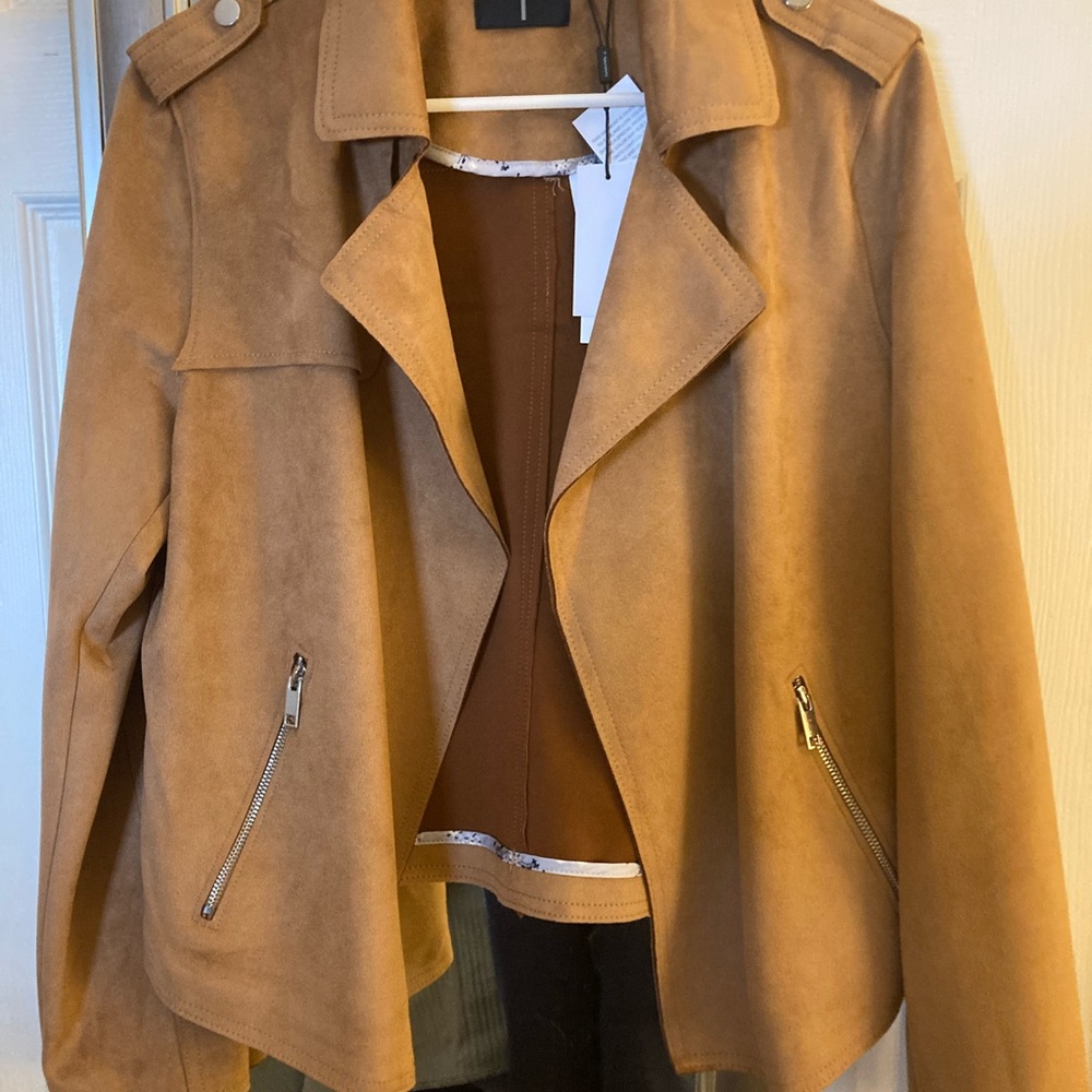 Leather/Suede look lightly lined jacket by Tahari, size large NWT
